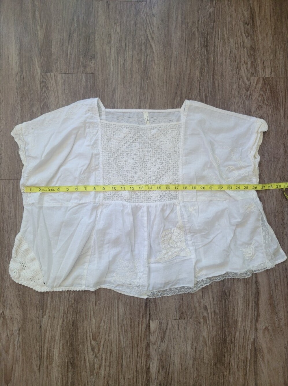 By Anthropologie Short Sleeve Patched Poncho Top White Embroidered Crochet MD - Picture 12 of 13
